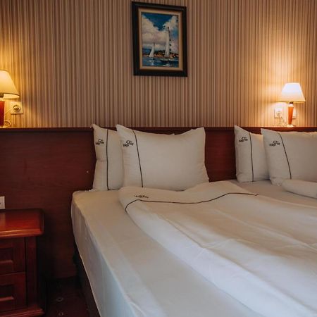 Hotel Filip Ohrid Exterior photo